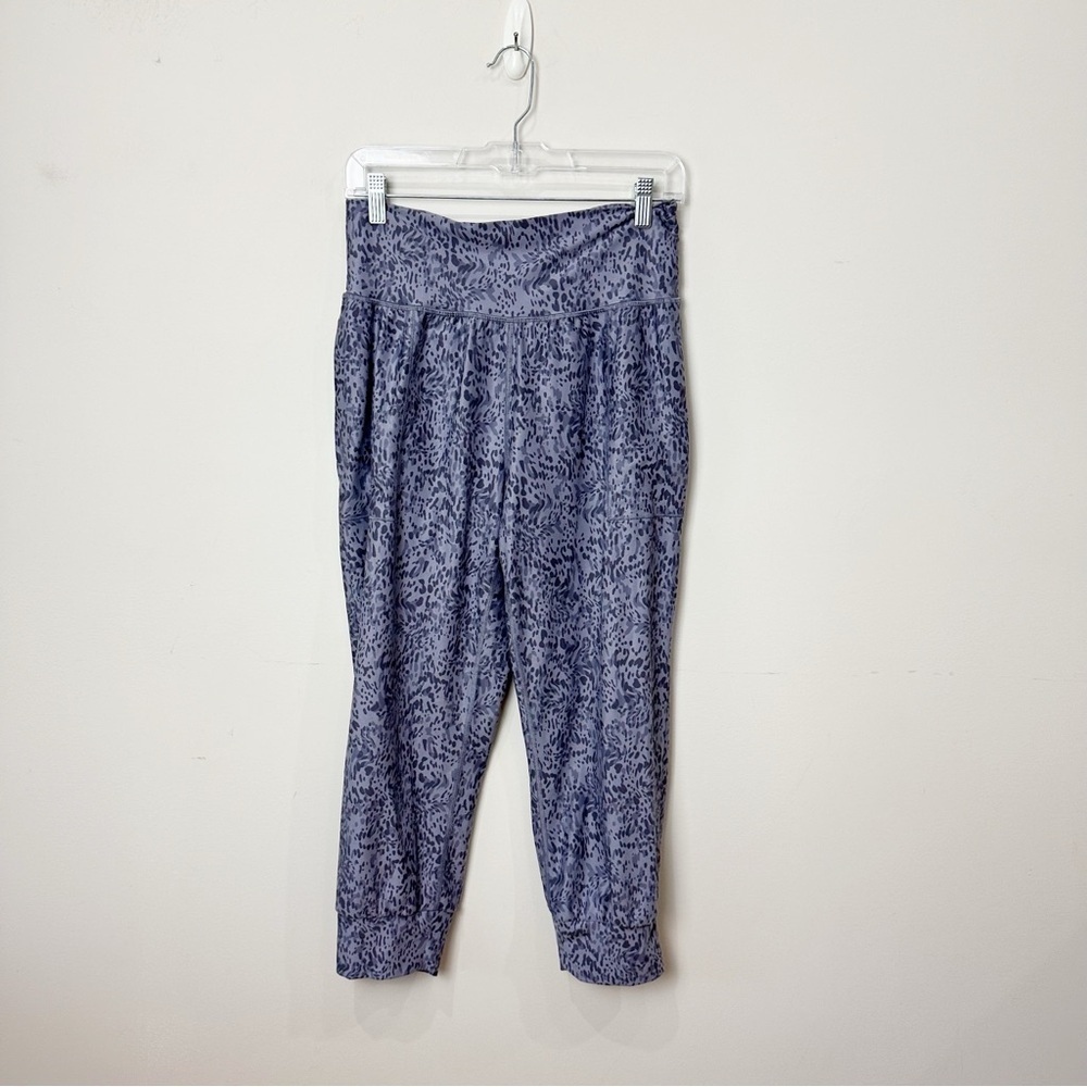 Athleta Salutation Printed Crop Jogger Purple Gray Pockets - Picture 4 of 11